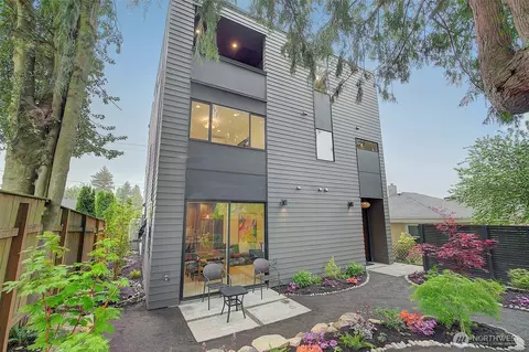 7912 34th Ave SW, Seattle, WA 98126