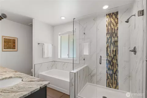 Bath - 1016 215th St SE, Bothell, WA 98021 photo 1 of 4