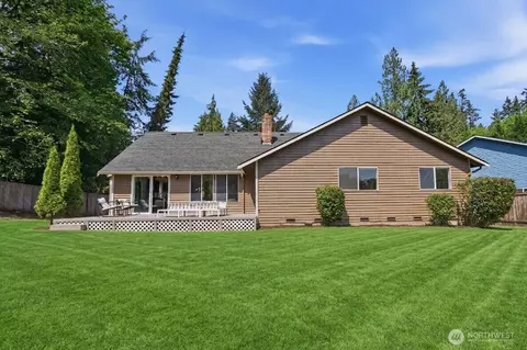 Exterior - 1016 215th St SE, Bothell, WA 98021 photo 5 of 6