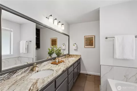 Bath - 1016 215th St SE, Bothell, WA 98021 photo 2 of 4