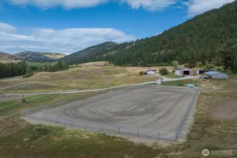 3703 Cedonia-addy Rd, Hunters, WA 99137