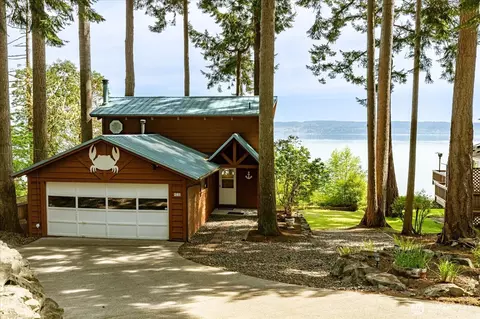 281 Harrington Rd, Coupeville, WA 98239