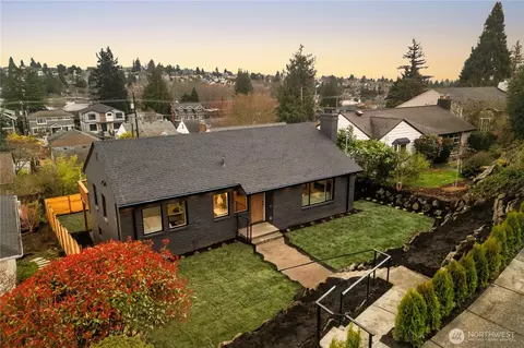 2518 36th Ave W, Seattle, WA 98199