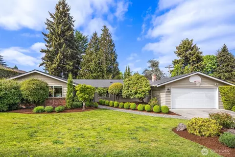 8320 SE 62nd St, Mercer Island, WA 98040