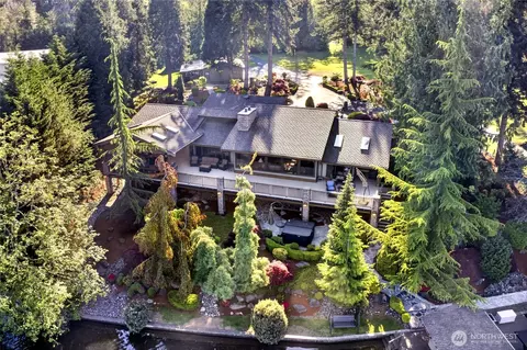 21421 Snag Island Dr E, Lake Tapps, WA 98391