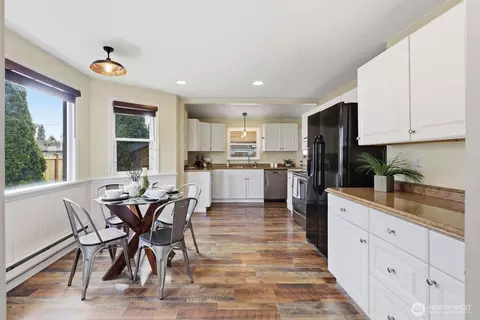 Kitchen - 2224 Chestnut St, Everett, WA 98201 photo 1 of 4