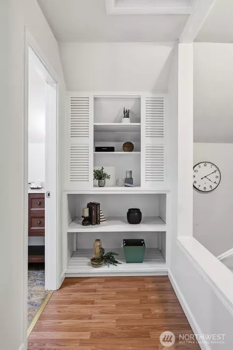 Entry Way - 2224 Chestnut St, Everett, WA 98201 photo 4 of 4