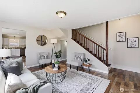 Living - 2224 Chestnut St, Everett, WA 98201 photo 2 of 2