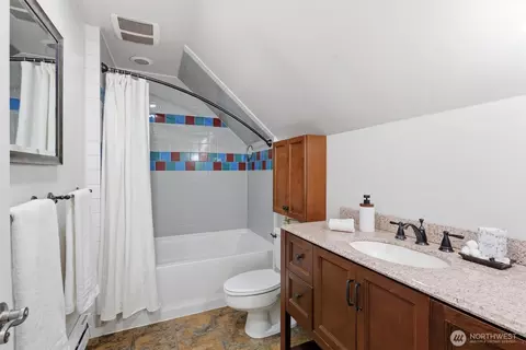 Bath - 2224 Chestnut St, Everett, WA 98201 photo 2 of 2