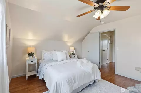 Bedroom - 2224 Chestnut St, Everett, WA 98201 photo 2 of 4