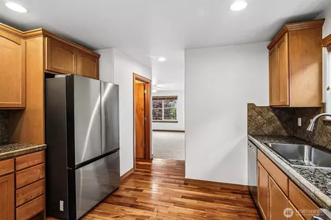 Kitchen - 4530 5th Dr SE, Everett, WA 98203 photo 3 of 4