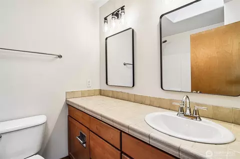Bath - 4530 5th Dr SE, Everett, WA 98203 photo 2 of 4