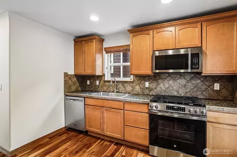 Kitchen - 4530 5th Dr SE, Everett, WA 98203 photo 4 of 4