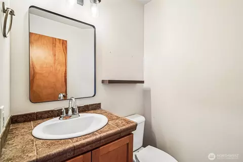 Bath - 4530 5th Dr SE, Everett, WA 98203 photo 1 of 4