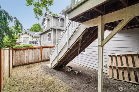 Exterior - 4530 5th Dr SE, Everett, WA 98203 photo 5 of 6