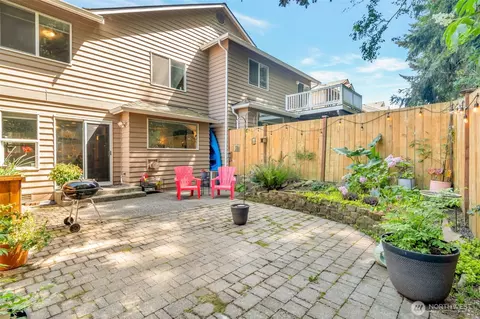 Exterior - 5802 14th Dr W #B, Everett, WA 98203 photo 3 of 6