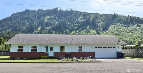 693 Temple Ave, Morton, WA 98356
