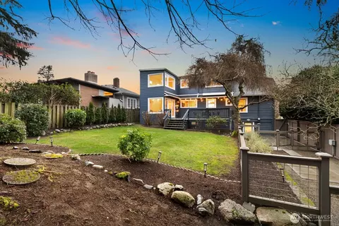 2568 28th Ave W, Seattle, WA 98199