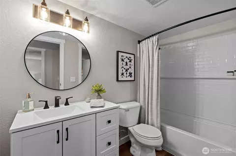Bath - 423 75th St SE #B26, Everett, WA 98203 photo 1 of 1