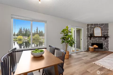 Dining - 423 75th St SE #B26, Everett, WA 98203 photo 2 of 4