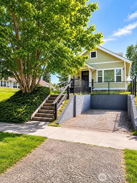 1117 S Grant Ave, Tacoma, WA 98405