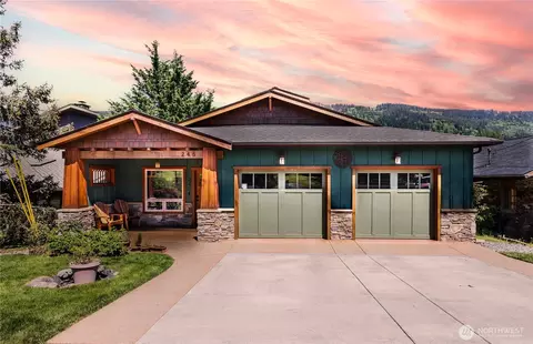 246 Shallow Shore Rd, Bellingham, WA 98229