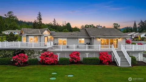 19679 Smiley Dr, Mount Vernon, WA 98274
