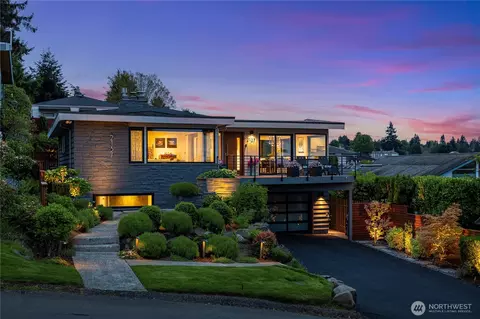 2137 NW 98th St, Seattle, WA 98117