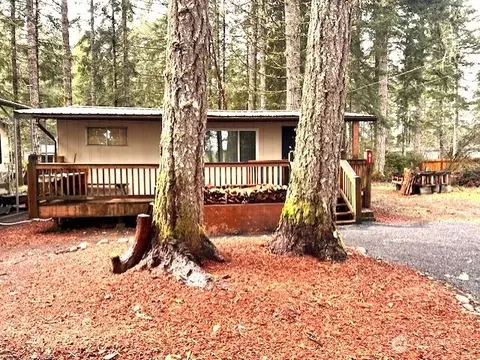 61 NE Madrona Ct, Tahuya, WA 98588