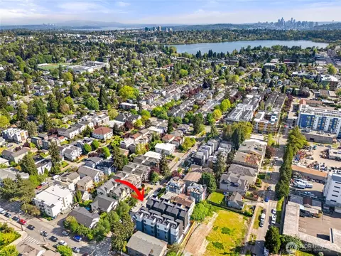 View/Area - 8863 Midvale Ave N #E, Seattle, WA 98103 photo 4 of 7