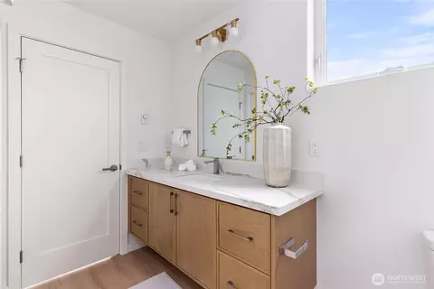 Bath - 8863 Midvale Ave N #E, Seattle, WA 98103 photo 1 of 8