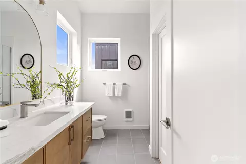 Bath - 8863 Midvale Ave N #E, Seattle, WA 98103 photo 6 of 8
