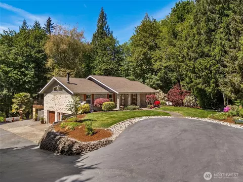 3122 Hollywood Dr NE, Olympia, WA 98516
