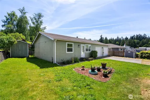 37708 Vista Key Dr NE, Hansville, WA 98340