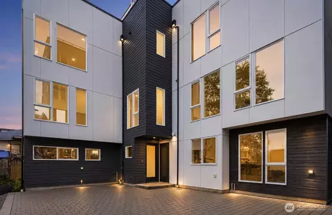 4425 Fremont Ave N #A, Seattle, WA 98103