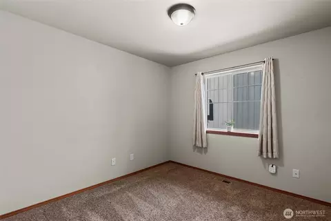 Bedroom - 2152 Roper Ln, Wenatchee, WA 98801 photo 1 of 2