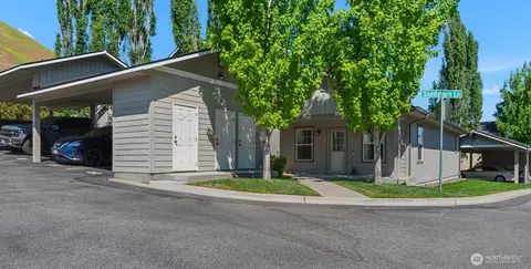 2152 Roper Ln, Wenatchee, WA 98801