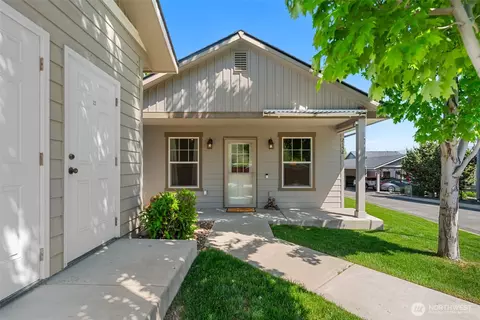 2152 Roper Ln, Wenatchee, WA 98801