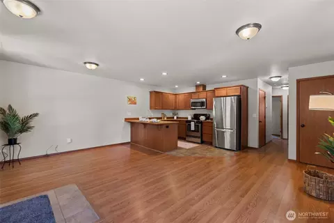 Living - 2152 Roper Ln, Wenatchee, WA 98801 photo 1 of 5