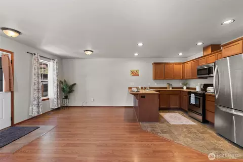 Entry Way - 2152 Roper Ln, Wenatchee, WA 98801 photo 1 of 1