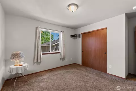 Bedroom - 2152 Roper Ln, Wenatchee, WA 98801 photo 2 of 2