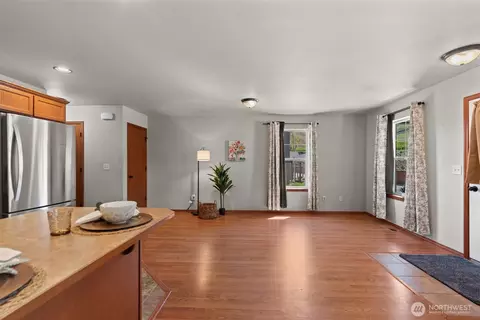 Living - 2152 Roper Ln, Wenatchee, WA 98801 photo 3 of 5