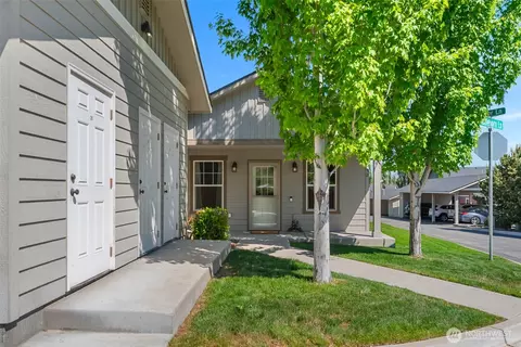 Exterior - 2152 Roper Ln, Wenatchee, WA 98801 photo 1 of 8