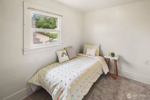 Bedroom - 4705 S 4th Ave, Everett, WA 98203 photo 4 of 8