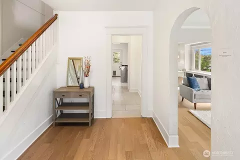 Entry Way - 4705 S 4th Ave, Everett, WA 98203 photo 1 of 3