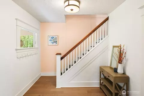 Entry Way - 4705 S 4th Ave, Everett, WA 98203 photo 2 of 3