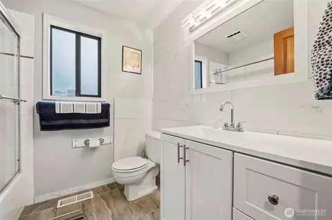 Bath - 6830 Norma Beach Rd, Edmonds, WA 98026 photo 2 of 2
