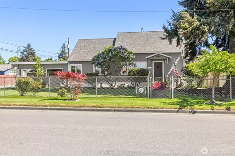 415 N Liberty St, Port Angeles, WA 98362