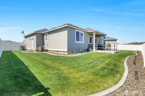 Exterior - 1645 E Madera St, Othello, WA 99344 photo 6 of 7
