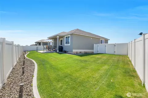 Exterior - 1645 E Madera St, Othello, WA 99344 photo 7 of 7